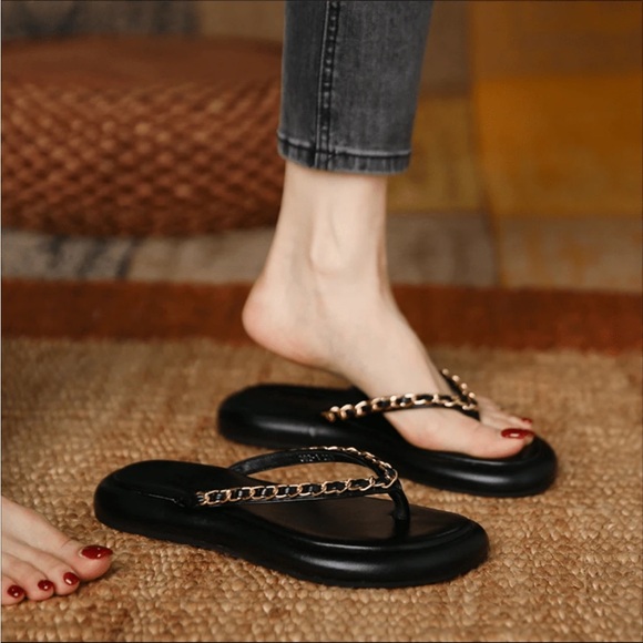 Shoes - Black and Gold Chain Flip Flop Sandles